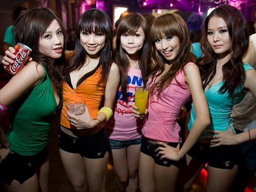 Hookers_in_China_04